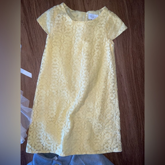 Bundle of dresses and coats for girls size 5 - Picture 6 of 8